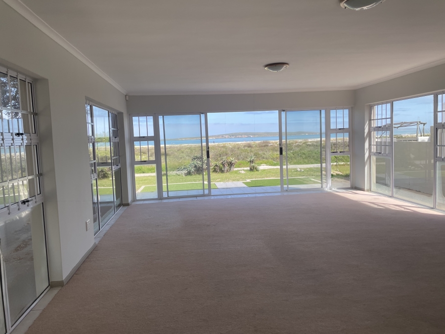 4 Bedroom Property for Sale in Middedorp Western Cape